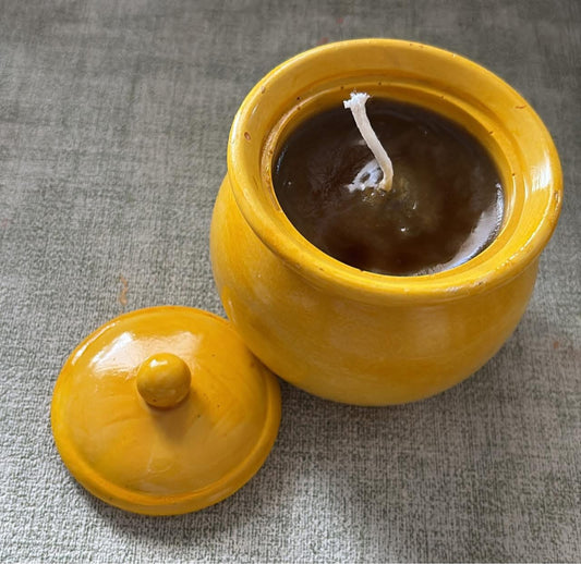 Honey scented candle