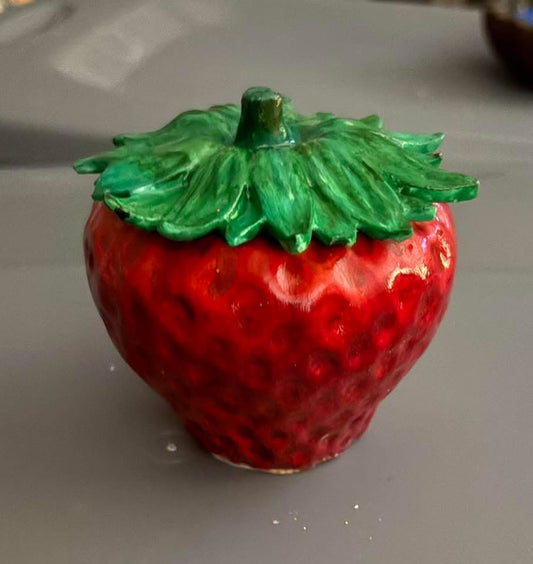 Scented strawberry candle