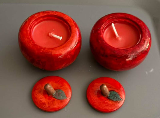 Scented apple candle